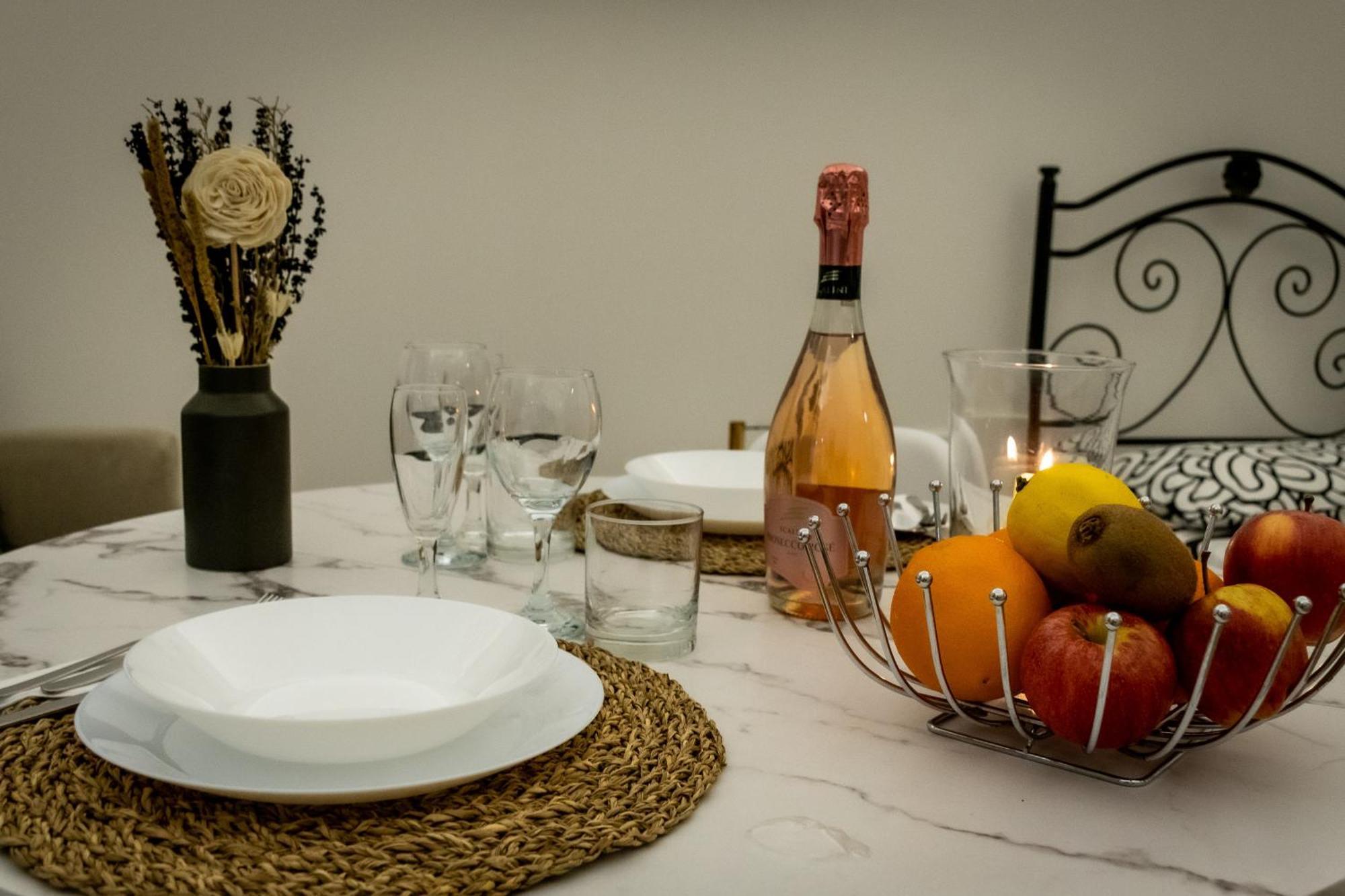 Bien-Etre Exclusive Apartment Taranto Exteriör bild